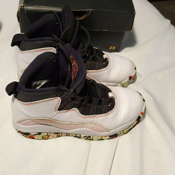 Jordan 10 - Picture 2 of 5